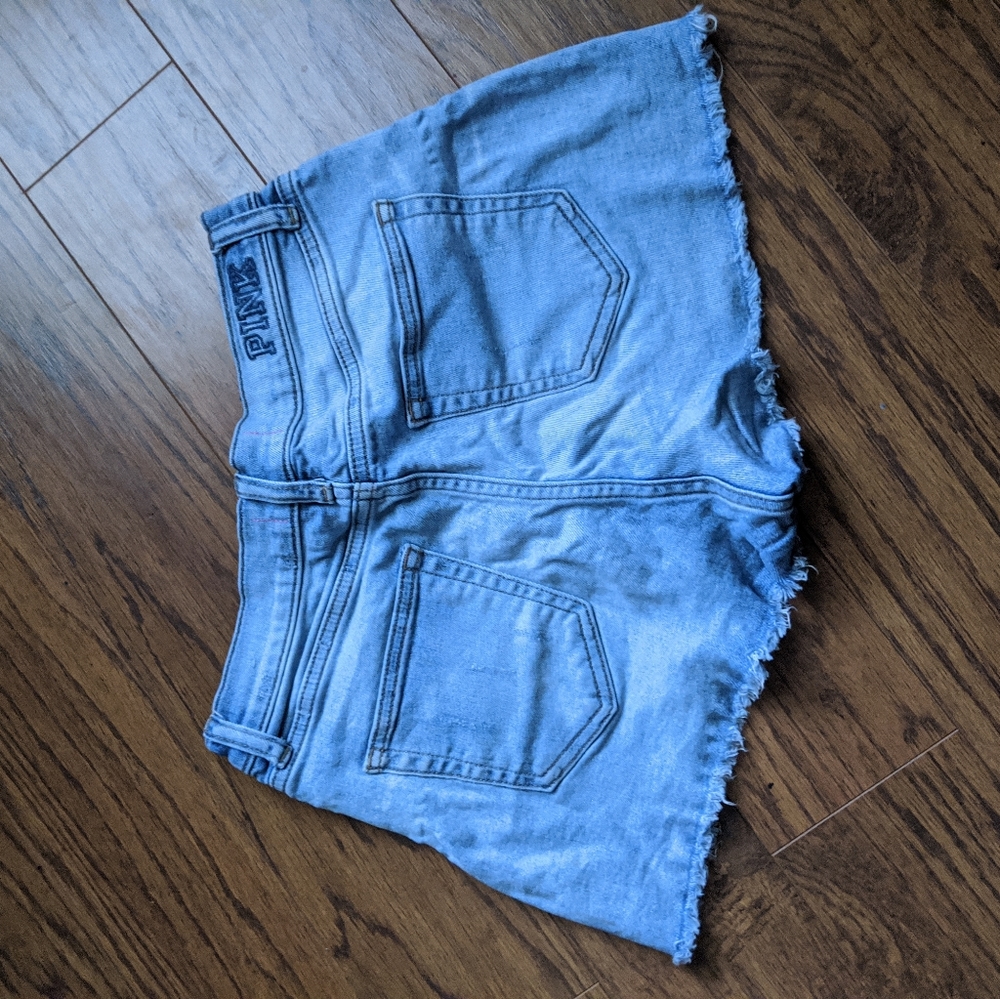 Highed waisted shorts - Picture 2 of 3